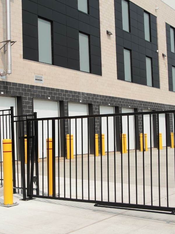 A commercial gate was installed for a warehouse.